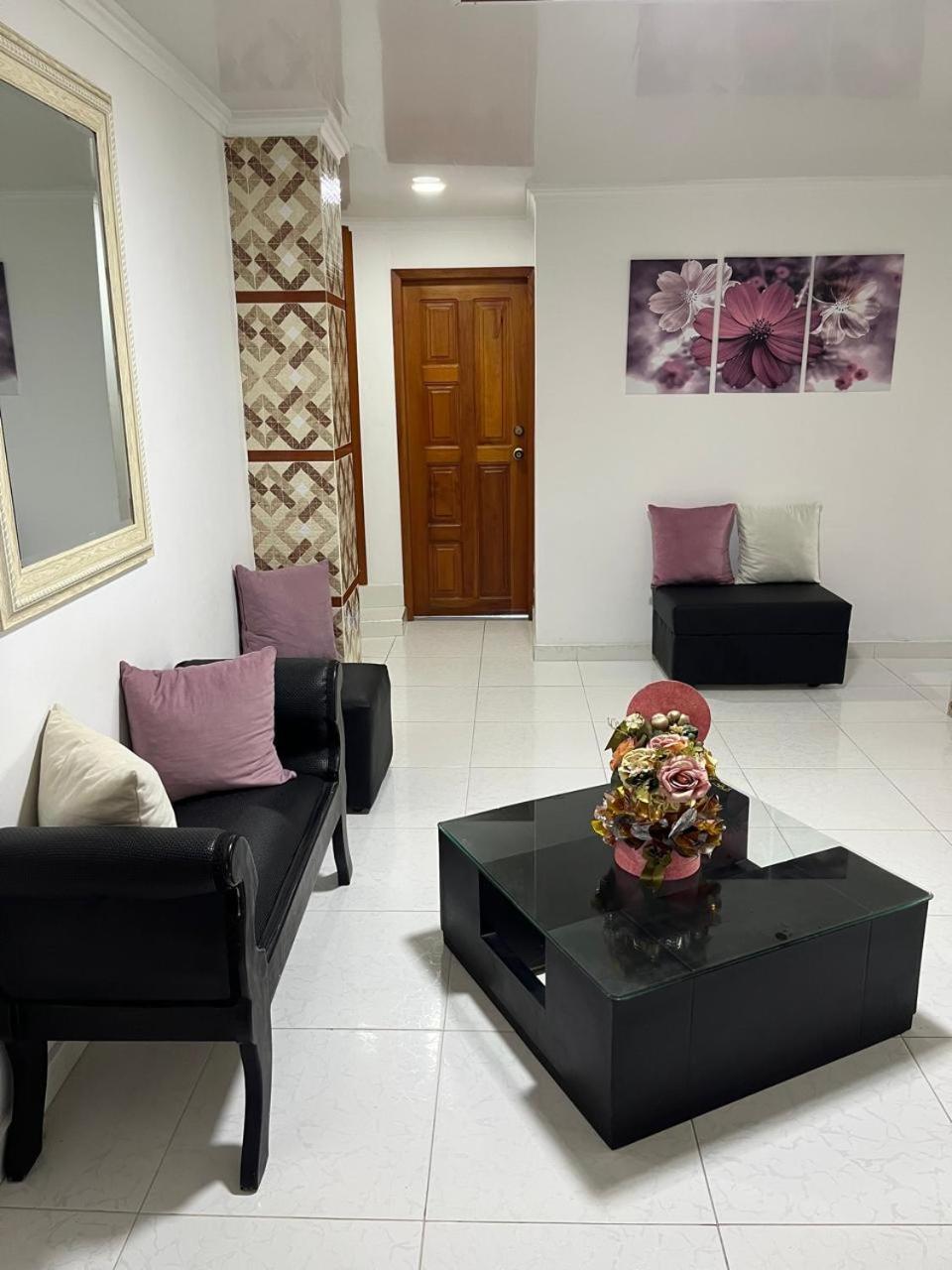 Villa Santos Apartaestudios 巴兰基亚 外观 照片
